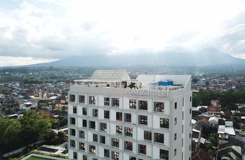 Dinoyo Hotel | Rayz UMM Hotel Malang
