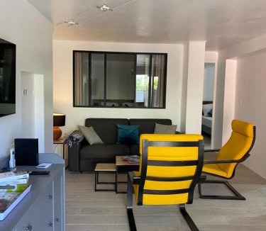 Agay Apartment | RDC-120m plage Agay-2ch