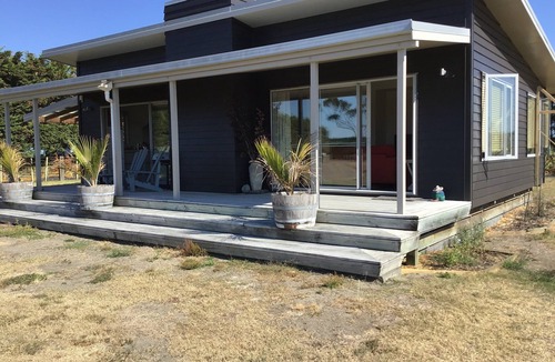 Foxton Beach Apartment | Ready for a cosy Beach holiday?