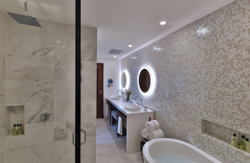 Managua Hotel | Real InterContinental Managua at Metrocentro Mall by IHG