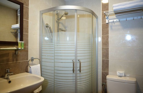 Al Jubeiha Hotel | Ream Hotel Amman