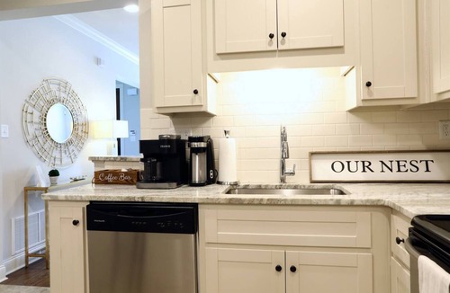 Oxford House | Rebel Respite - Charming Southern Getaway!