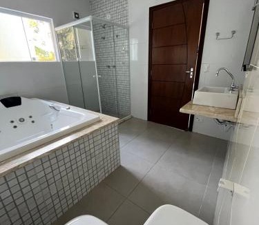 Jardim Andira House | Recanto Lua Clara - Desfrute de uma acomodação agradável com aquecedor