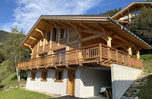 Areches Ski Chalet | Recent chalet for 15 people with wifi and parking in Arêches-Beaufort