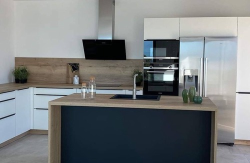 Marine de Davia Villa | Recent single-storey villa with sea and mountain views 10 people heated pool