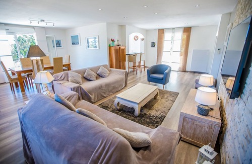 Cavalaire-sur-Mer Villa | RECENT STANDING VILLA 190 M2 NEW POOL, WIFI, NOT OVERLOOKED, 10 PEOPLE
