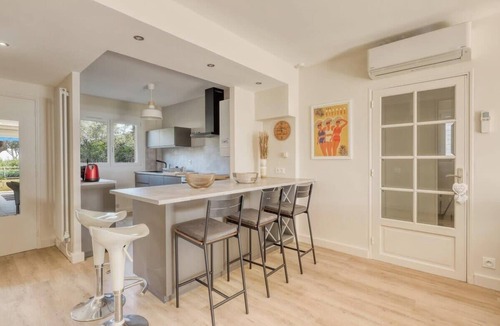 La Faviere Apartment | Recent T3 in residence with swimming pool in La Favière