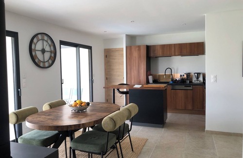 Vaison-la-Romaine Villa | Recent villa with swimming pool, near the center of Vaison la Romaine