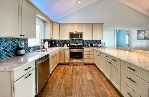 Estate Frenchman Bay House | Recently Built! - 3 Bed/3 Bath House with Amazing View & Large Private Deck
