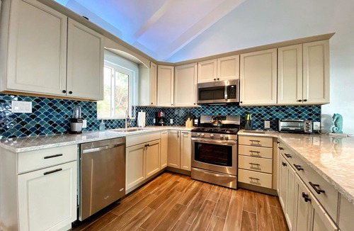 Estate Frenchman Bay House | Recently Built! - 3 Bed/3 Bath House with Amazing View & Large Private Deck