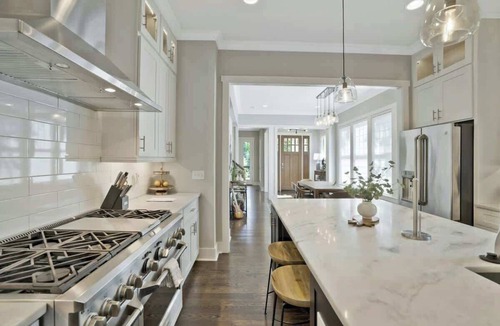Franklin House | Recently-built all-suite with two porches, firepit, crow's nest, & widow's walk