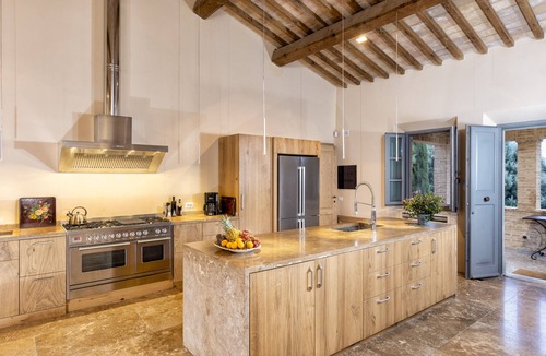 San Giovanni d'Asso Villa | Recently restored Villa in Tuscany, sleeps 12, sw.pool, gym, big garden.