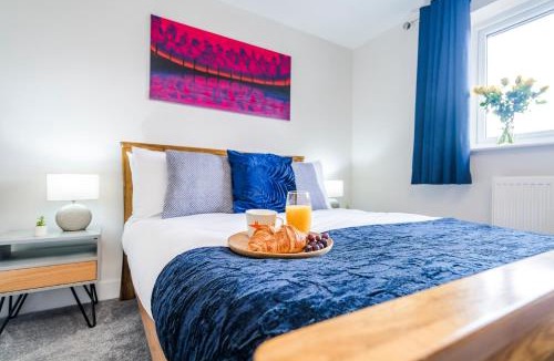 Harlow House | Recently refurbished 2 Bed Elegant home with Parking in Harlow