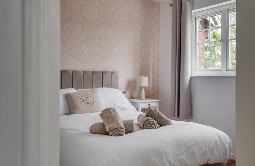 Vauxhall House | Recently Refurbished House Sleeps 5 near Stadiums