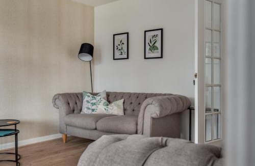Vauxhall House | Recently Refurbished House Sleeps 5 near Stadiums