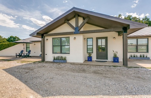 Denton House | Recently Remodeled Home near Lake Lewisville & The Olana