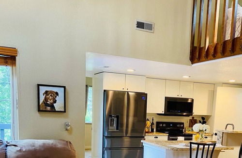 Gunbarrel Condo | Recently Remodeled Long Term Stay in Beautiful Location