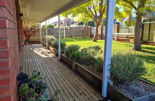 Warrnambool House | Recently renovated house in quiet leafy surroundings.