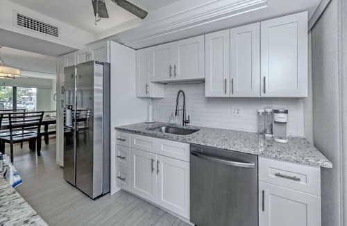 Venice Condo | Recently renovated condo just steps from the beach in fabulous Venice, FL.