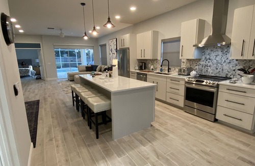 Naples Park House | Recently renovated home in Naples’ Premier 500 Block – Walk to the Beach!
