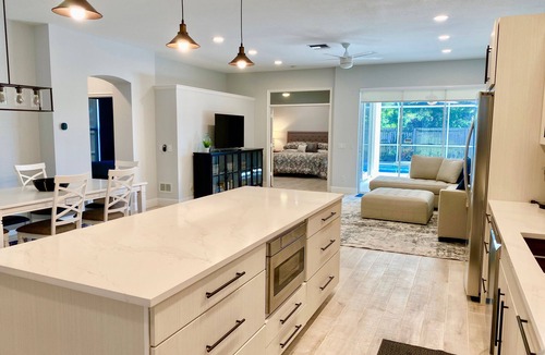 Naples Park House | Recently renovated home in Naples’ Premier 500 Block – Walk to the Beach!