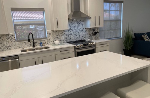 Naples Park House | Recently renovated home in Naples’ Premier 500 Block – Walk to the Beach!