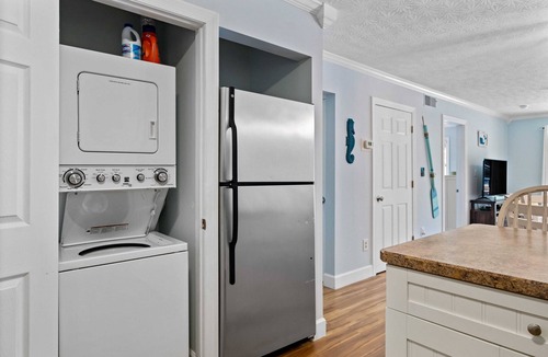 Folly Field Condo | Recently updated First Floor Condo Tennis- Pool- Pickle Ball -Walk to the Beach!
