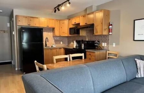 Fernie Condo | Recently Updated 3 level Riverside Condo