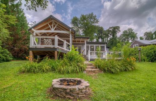 Williamstown House | Recently updated home on Toccoa River close to downtown w/Central A/C & WiFi