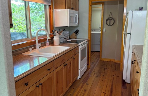 Camdenton House | Recently Updated Lakefront Cabin House near Camdenton at Lake of the Ozarks