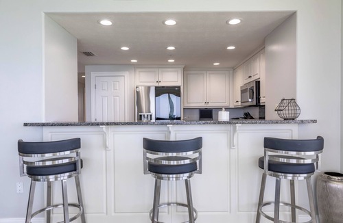 Lower Grand Lagoon Condo | Recently updated luxury unit at Treasure Island resort 3BR * 19th floor.