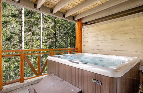 Nordic Estates House | Recently Updated | Ski-In/Out | Hot Tub | Garage | Managed by Aloha Whistler