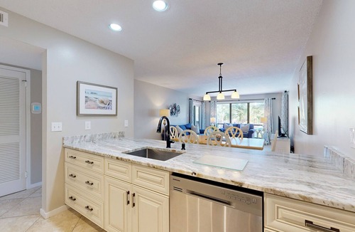Palmetto Dunes Villa | Recently updated, steps to the beach and The Dunes House Restaurant!