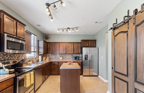 Jeffersonville House | Red Barn - Work-friendly w/ outdoor grill & patio