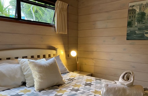 Red Beach House | Red Beach seaviews, close to beach. Pet friendly.