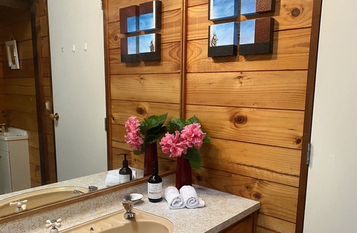 Red Beach House | Red Beach seaviews, close to beach. Pet friendly.