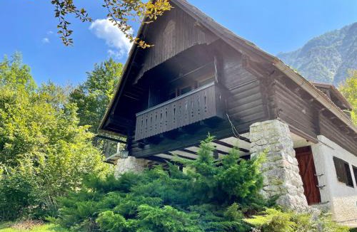 Ukanc Ski Chalet | Red Beech Cabin - An Alpine Cabin near Lake Bohinj