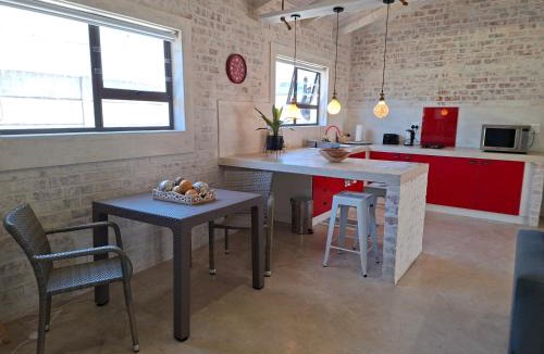 Langebaan Apartment | Red Bishop - Birds, Beach & Beauty
