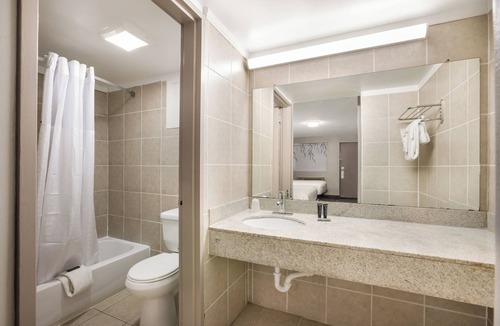 Edison Hotel | Red Carpet Inn Edison