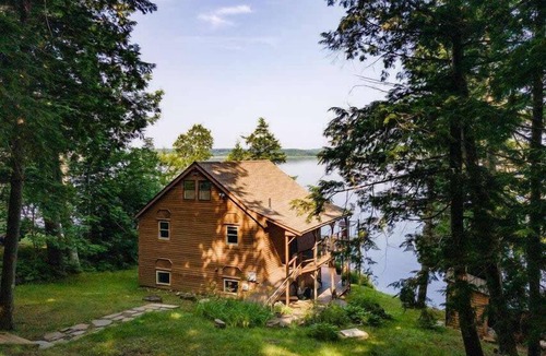 Sidney House | Red Cedar Haven Lakefront Dock Kayaks