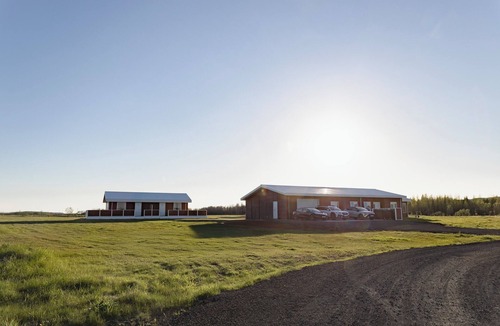 Hraunvellir Cabin | Red countryside cabin A