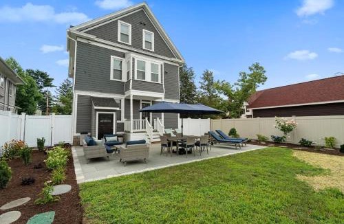West New Haven Apartment | Red Cross Haven Modern 2BR 2BA Near Yale