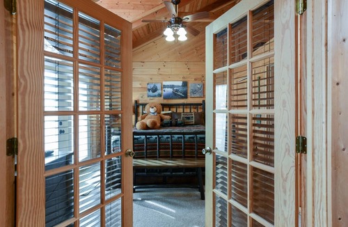 Branson Cedars Cabin | Red Feather Falls | 2 Bed, 2 Bath