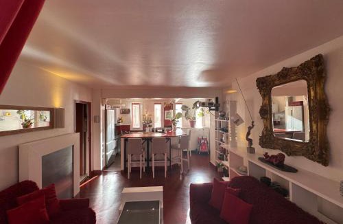 15th Arrondissement Apartment | Red Flat Paris