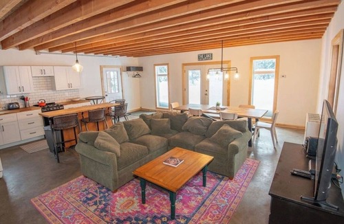 Grand Marais House | Red Fox Cabin - Devil Track Lake - Grand Marais MN