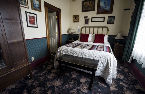 Williams Bed & Breakfast | Red Garter Inn