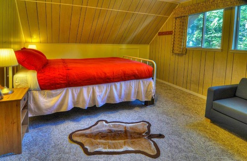 Skykomish House | Red Hawk Hideaway - Two Bedroom Cabin
