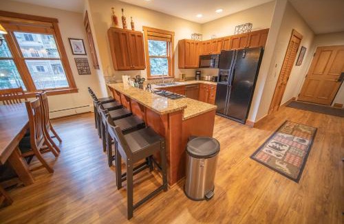 Keystone House | Red Hawk Townhomes 2321 with SummitCove Lodging in Colorado