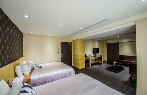 Yuanlin Hotel | Red hotel