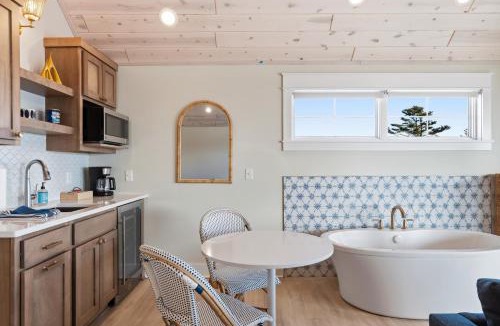 Garrison Apartment | Red House #5C